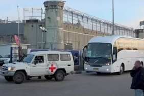 hamas-gazzedeki-5-esirin-cesedini-persembe-gunu-israile-teslim-edecek-KqjSXDJ9.jpg